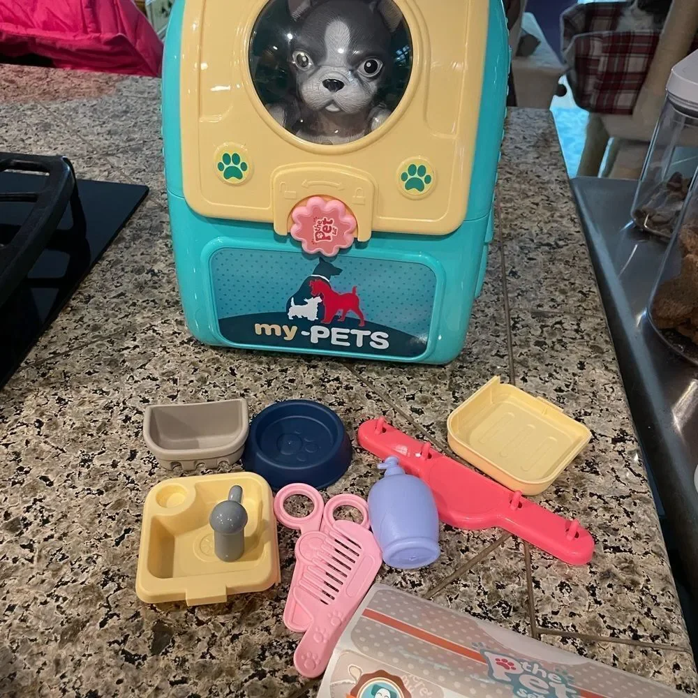 My Pets Play Vet Pet Care dog and Backpack with Accessories